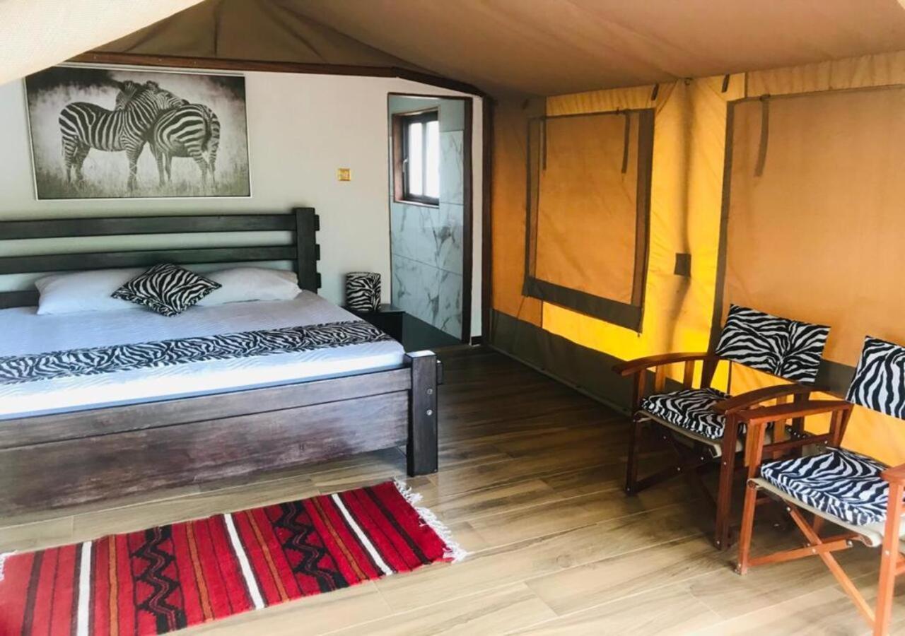 Oldonyo Orok Lodge Kajiado Exterior photo